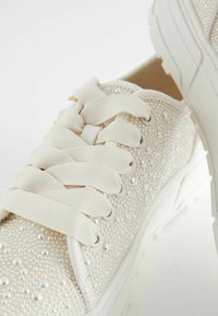Next FOREVER COMFORT CLEATED CHUNKY - Sneakers low - white gold