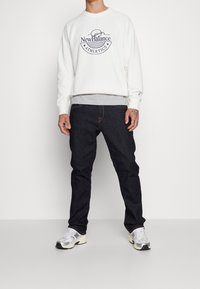 New Balance Sweatshirt - off-white