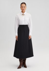 CREPE - Trapecinis sijonas - black