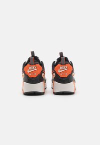 Nike Sportswear AIR MAX 90 DRIFT - Sapatilhas - phantom/safety orange/dark smoke grey