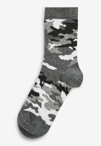 Grå camouflage sokker med en blanding af sort, hvidt og lyst gråt mønster. Fremstillet af et blødt, strækbart stof med ribbede kanter.