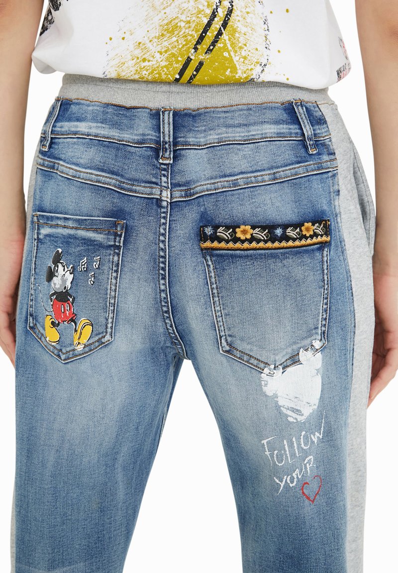 Desigual DISNEY'S MICKEY MOUSE JOGGER - Vaqueros fit - blue/denim - Zalando.es