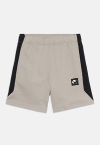 Valitud, college grey/black/white