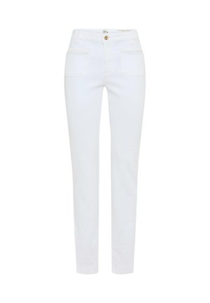 Pantalon blanc slim avec poches avant, bordure tressée et fermeture à bouton doré à la taille, présenté sur un fond uni.