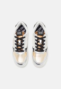 Colmar Originals AUSTIN - Sporta apavi - white/black/metal