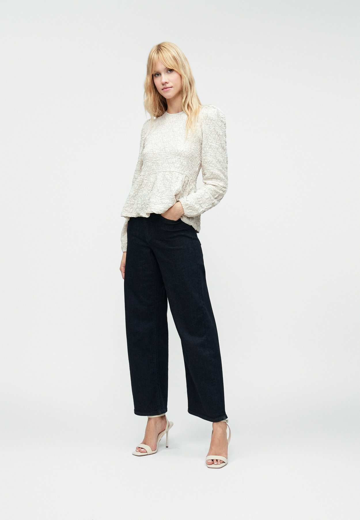 Wide-fit ONLJUICYHIGH High waist Wide Leg Fit