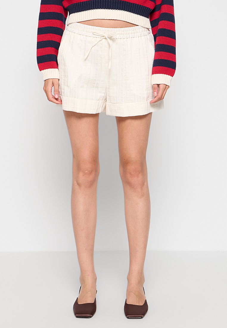 TWINSET Shorts crème
