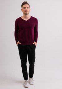 CASH-MERE V-AUSSCHNITT - Trui - cranberry rot
