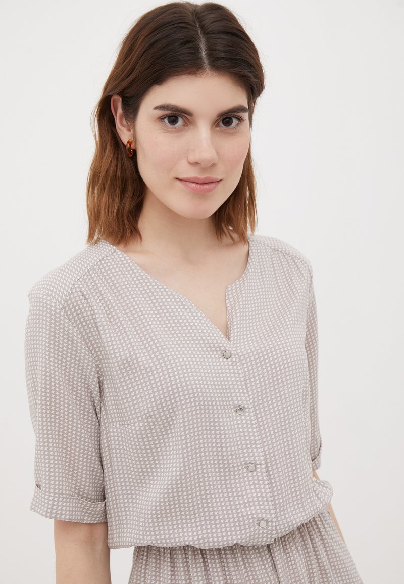 Damen Freizeitkleider | Finn Flare Freizeitkleid grey/beige - HR59972 Damen Freizeitkleider | Finn Flare Freizeitkleid grey/beige - HR59972