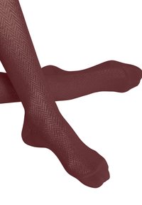 Para nóg skrzyżowanych, ubranych w przezroczyste bordowe rajstopy w wzory na białym tle.