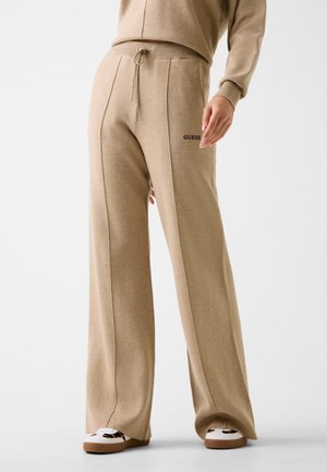 - Spodnie treningowe