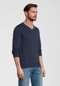U.S. Polo Assn. V AUSSCHNITT - Pulover - marine
