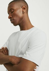 Jack & Jones JJE TEE  O-NECK  - Basic T-shirt - puritan gray