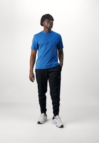 Nike Performance PRIMARY - Spordi T-särk - star blue