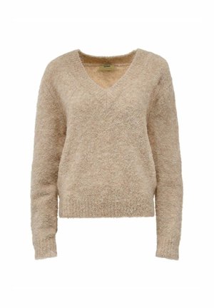 Beżowy sweter w serek wykonany z miękkiej, teksturowanej dzianiny. Posiada długie rękawy i luźny krój oraz lekko skrócony dół.