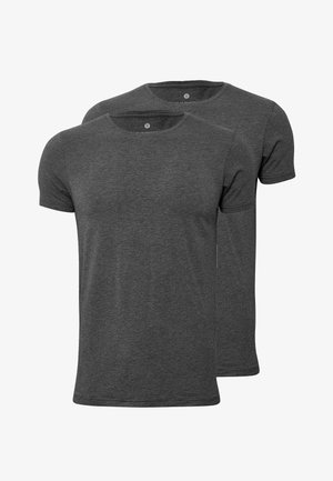 To korteærmede t-shirts i mørkegrå stof. Rund halsudskæring, blød tekstur og normal pasform. Egnet til afslappet brug.