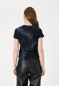 Diesel Trükipildiga T-särk - black