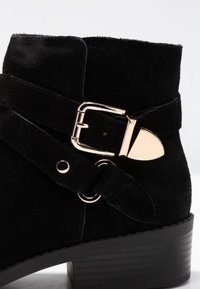 River Island Botines bajos - black