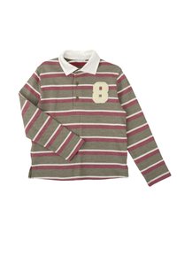 Camisa de polo de manga larga, gris con rayas marrón y blanca, cuello blanco, dos botones verdes, con un número 8 beige texturizado en el pecho.