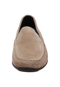 Wildleder Slipper in hellbeige mit einer glatten Textur, runder Zehenform und kontrastierendem Stichdetail entlang der Kante. Weiche Innenauskleidung.