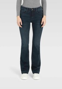 Dunkelblaue Schlagjeans mit mittelhoher Taille, Fünf-Taschen-Design und Silberknopf-Verschluss. Glatte Textur mit klassischem Denim-Finish.