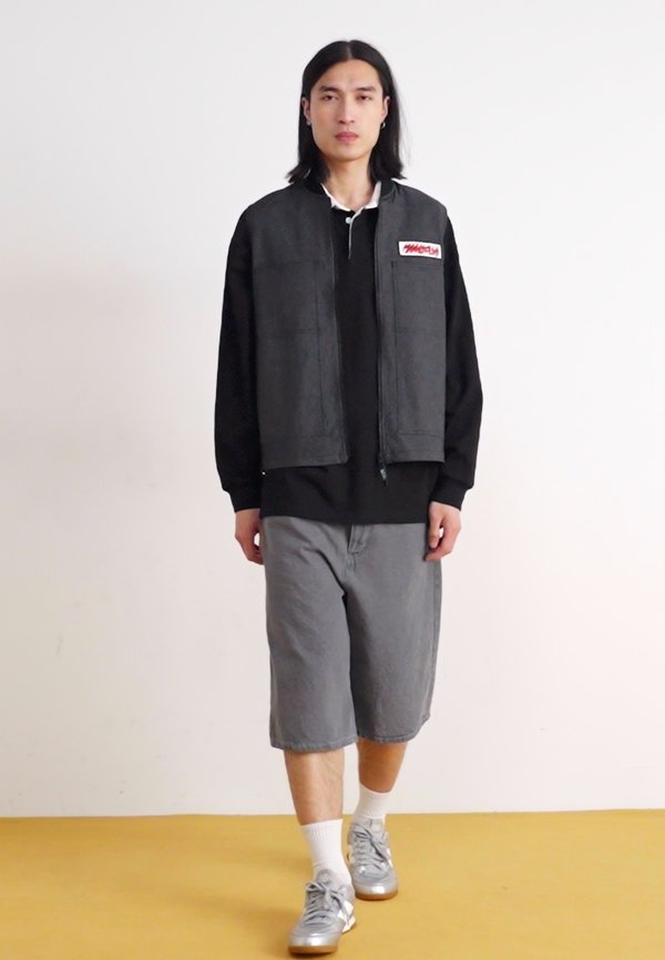 PATCHED LOGO WORK VEST - Waistcoat2