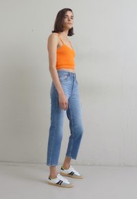 RE/DONE STOVE PIPE - Straight leg jeans - synth fade