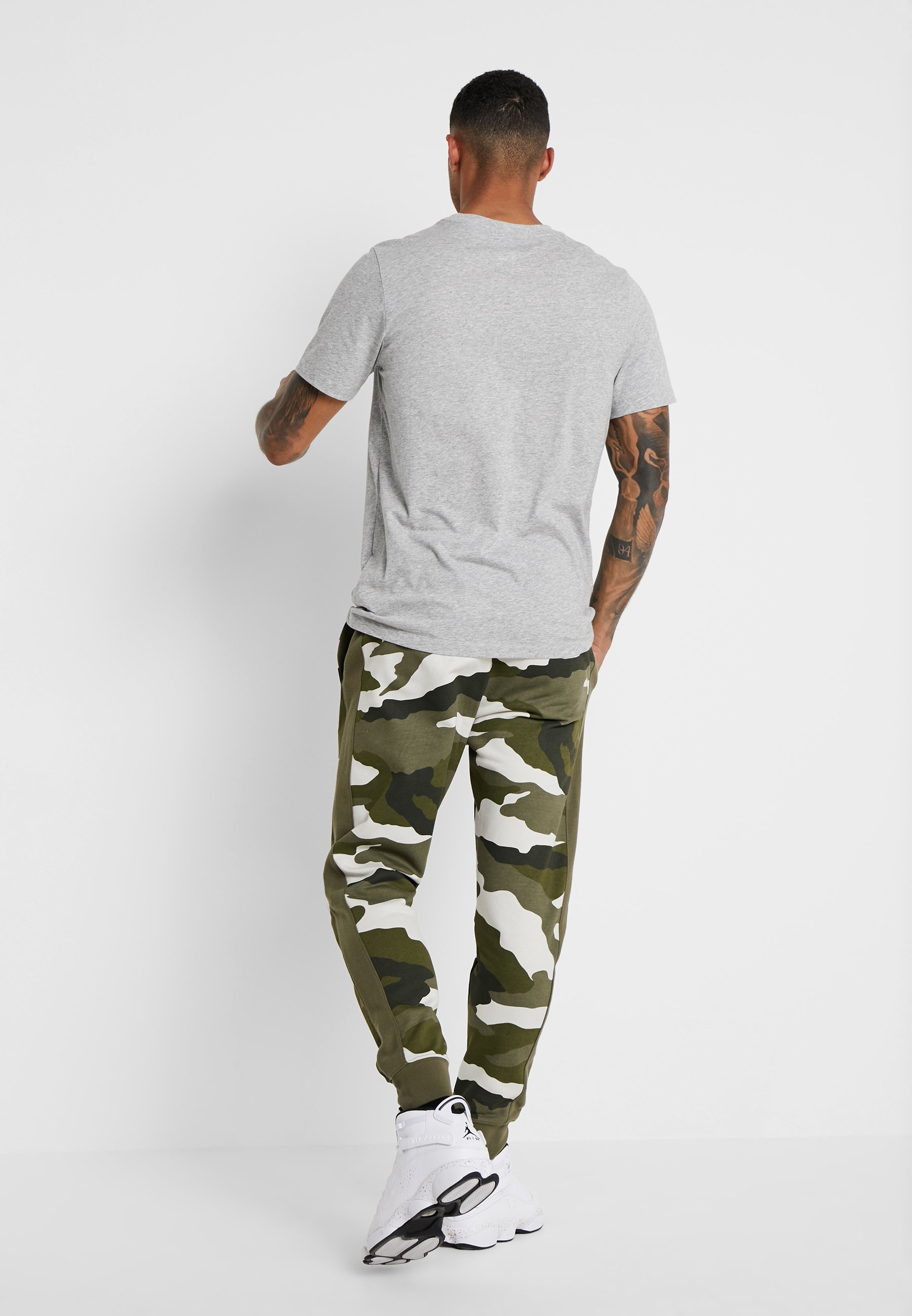 CLUB CAMO Joggebukse medium olivesummit white CLUB CAMO Joggebukse medium olivesummit white