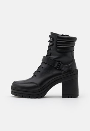 Plateaustiefelette - black