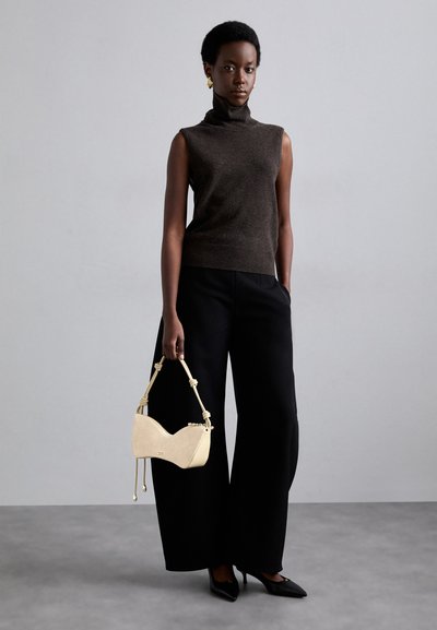 Cult Gaia MERCIER SHOULDER - Kézitáska - sand
