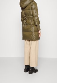 MAX&Co. Abrigo de plumas - green