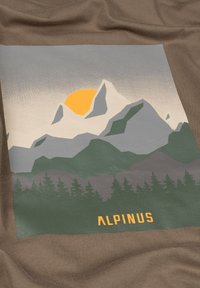 Alpinus NUMBUR - T-shirt z nadrukiem