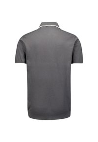 Grijze polo met korte mouwen, een klassieke kraag en witte accenten langs de kraag en de mouwen. Glad stofoppervlak.