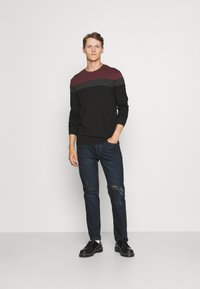 Pier One Camisola de manga comprida - bordeaux/dark