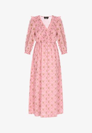 Różowa sukienka w kwiaty, wykonana z lekkiego materiału, z dékoltem w kształcie litery V, falbaniastymi akcentami na rękawach i dekolcie oraz elastyczną talią.