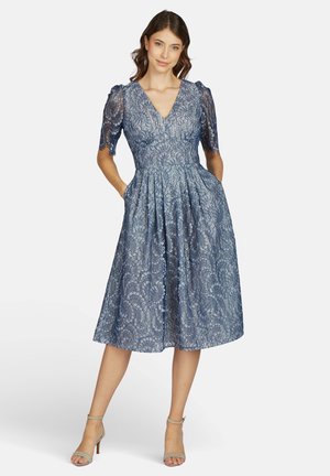 EDLES ABEND MIT ÄRMEL - Cocktail dress / Party dress - blau