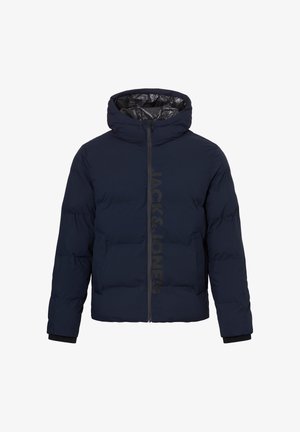 Navyblauer Steppjacke mit Kapuze, ausgestattet mit einem Frontreißverschluss, elastischen Bündchen und einem auffälligen schwarzen Logo. Glattes, leichtes Material mit gestepptem Design.