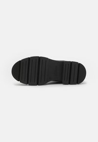 Thumbnail Image 5