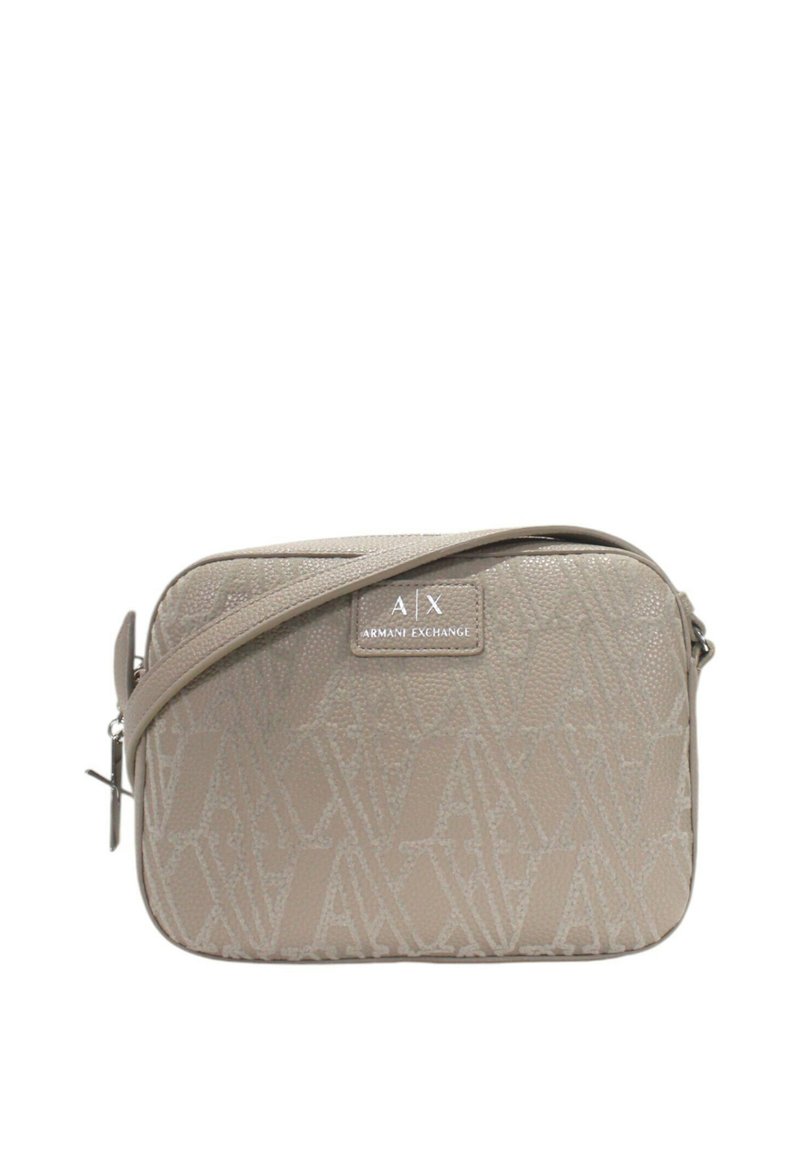 Borsa a tracolla beige con superficie testurizzata, logo Armani Exchange e lunga tracolla regolabile. Forma rettangolare classica e chiusura con zip.