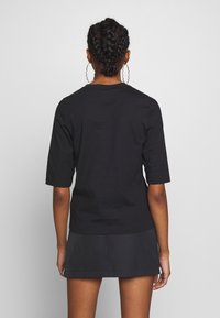 adidas Originals T-shirt med print - black