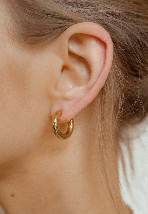 SMALL CHUNKY HOOPS - Ohrringe - goldfarben