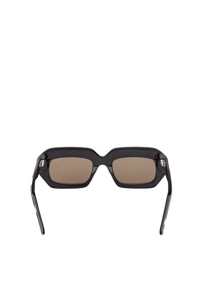 Schwarz rechteckige Sonnenbrille mit braun getönten Gläsern, ausgestattet mit einem glatten, glänzenden Kunststoffrahmen und schlanken Metallakzenten an den Schläfen.