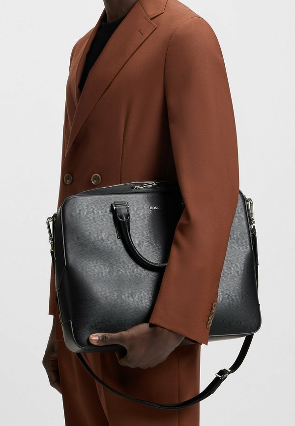 LUMINARY - Briefcase2