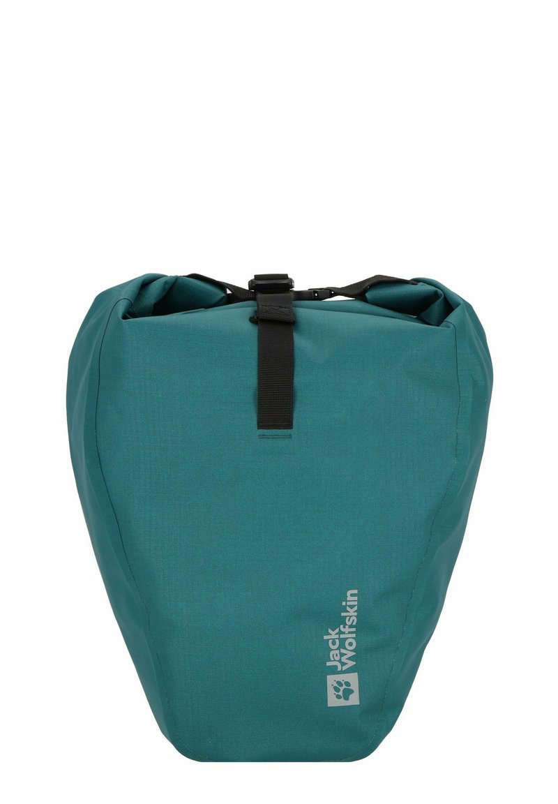 Zaino impermeabile color teal con chiusura roll-top, dotato di una tracolla nera e logo. Texture liscia, forma angolare e tessuto resistente.