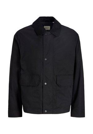 Zwarte herenjas met een corduroy kraag, drukknopen aan de voorkant en twee grote klepzakken aan de voorkant.