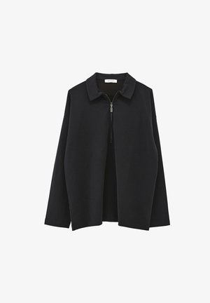 Czarna kurtka zapinana na zamek z kołnierzykiem, długimi rękawami, luźnym krojem i gładką fakturą. Posiada zamek błyskawiczny z przodu.