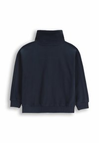 Granatowa kurtka typu pullover z wysokim kołnierzem, ściągaczami na mankietach oraz gładką teksturą. Prosty design, bez widocznych wzorów czy detali sprzętowych.