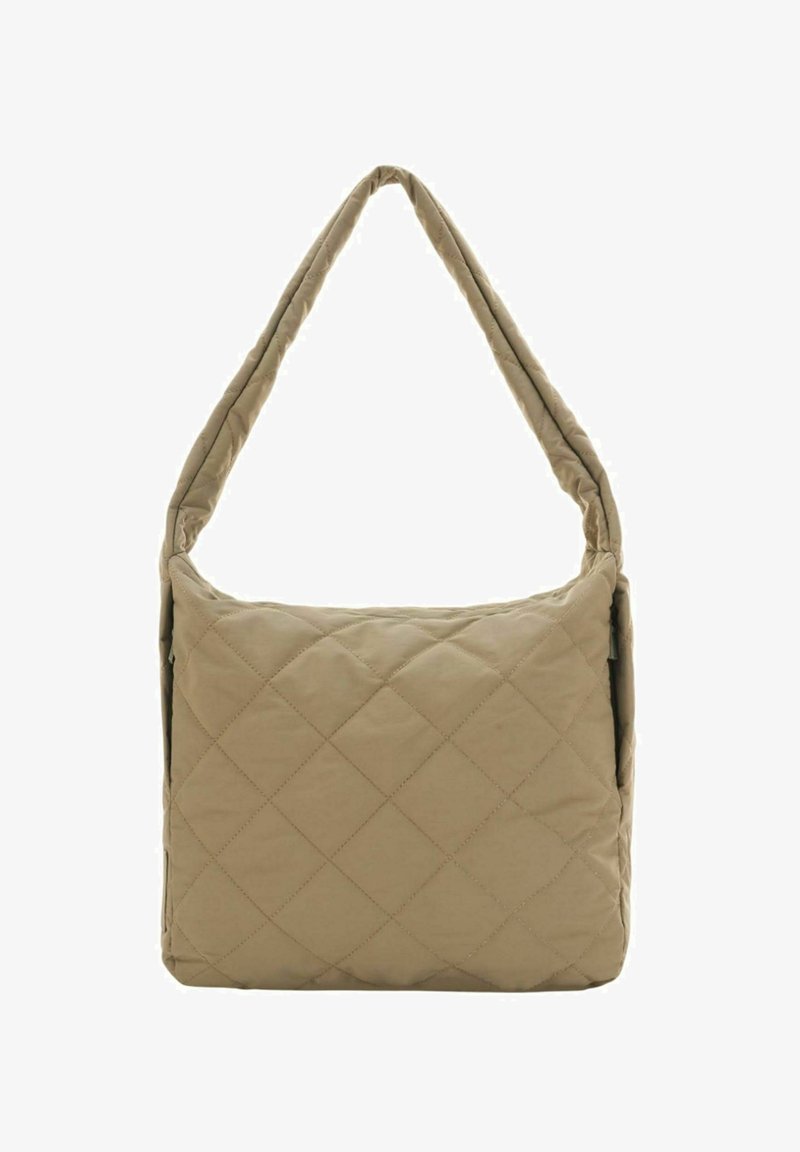 Sac à bandoulière beige matelassé avec une seule sangle rembourrée. Présente un matelassage en forme de losange et une texture douce. Les détails de la fermeture et des poches ne sont pas visibles.