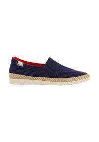 Zapatos sin cordones de color azul marino con parte superior de malla, forro rojo y media suela de estilo yute trenzado. Suela exterior de goma blanca con ligera textura.