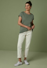 Next - CAP SLEEVE T-SHIRT - Jednoduché tričko - khaki green Miniatura obrázku 1